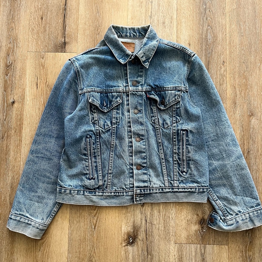 VINTAGE LEVI’S TRUCKER JACKET